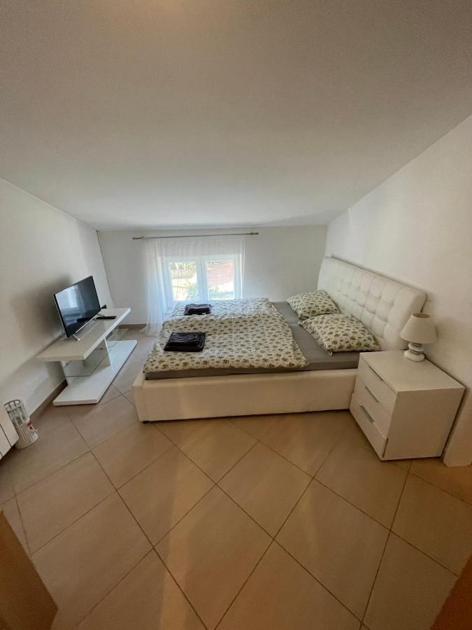 Apartments Christine Умаг Экстерьер фото